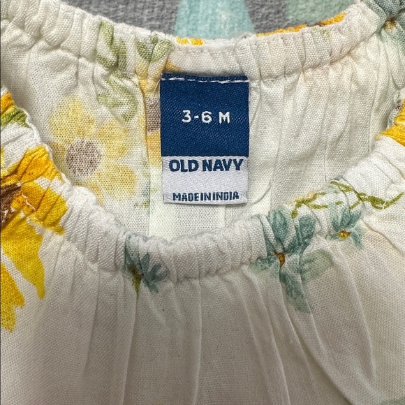 Old Navy White and Yellow Floral Baby Romper - Picture 3 of 5